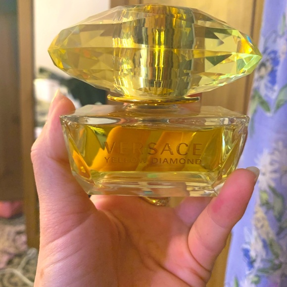 Versace Yellow Diamond Perfume - Picture 1 of 9